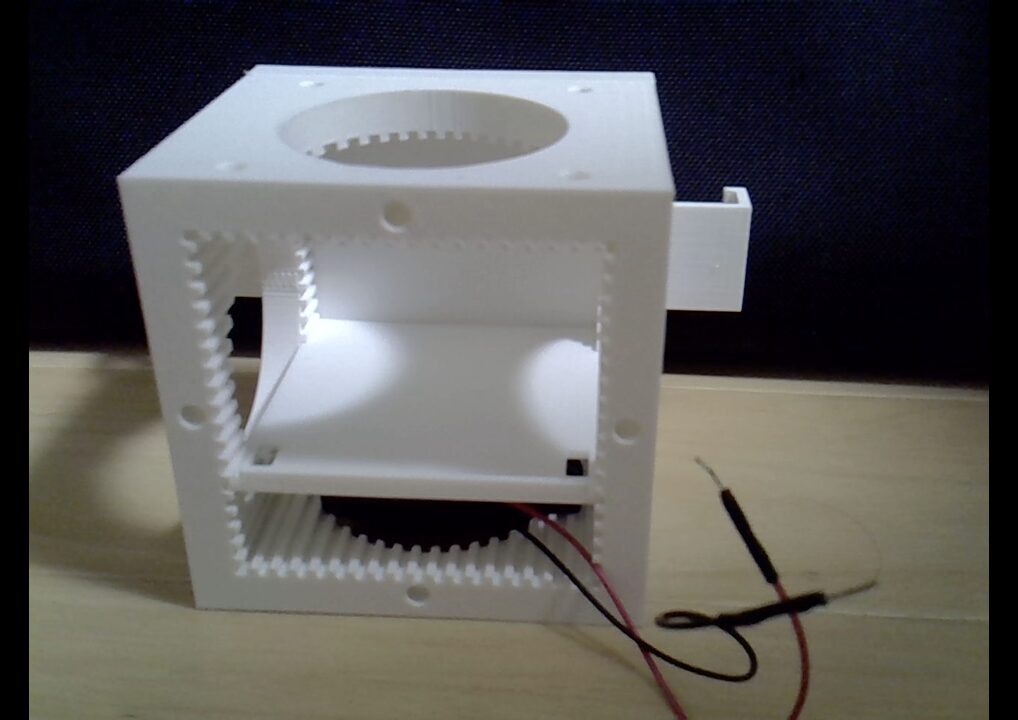 Partition inside base plate